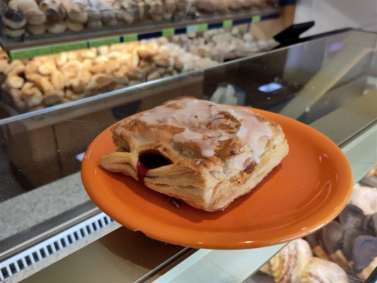 Blätterteig Kirschfüllung - Bäckerei Kindt - Marktschwalbe